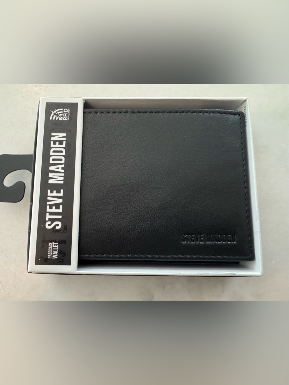 Steve Madden Black Leather Bi-Fold Card wallet NWT